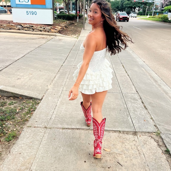 Strapless Ruffled Romper - Picture 4 of 7